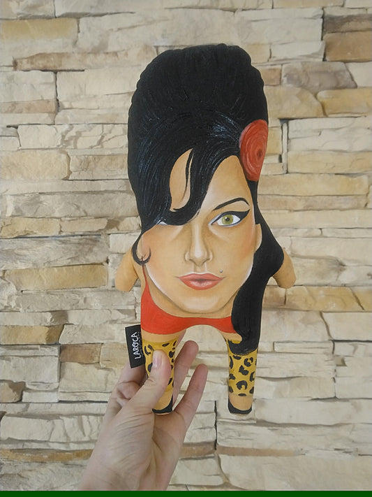 Boneco Pintado à Mão Amy Winehouse