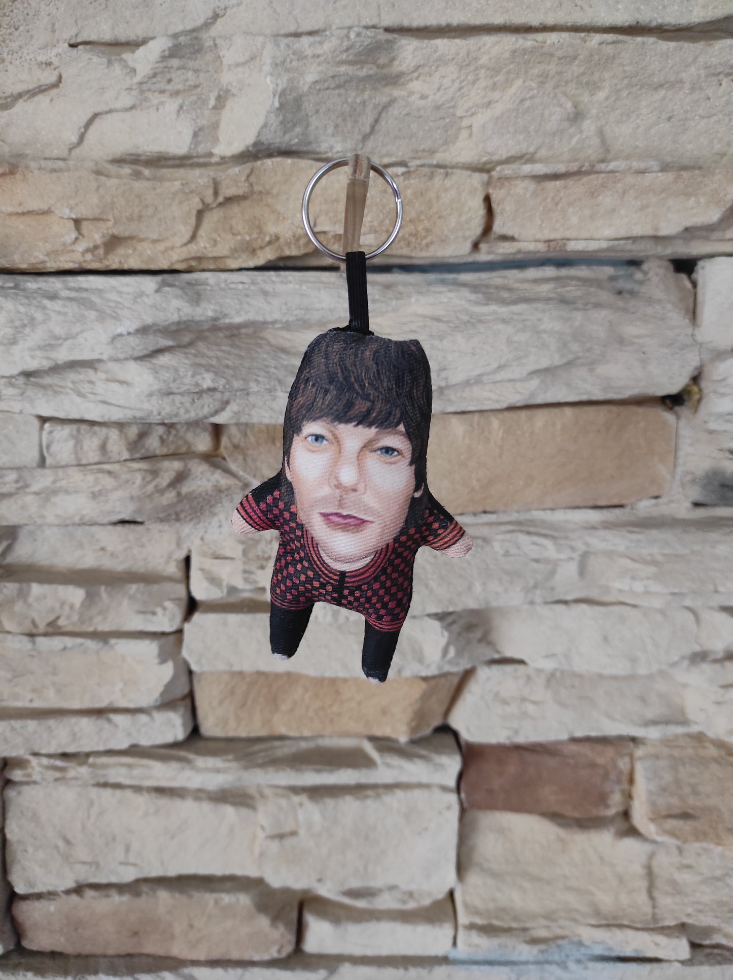 Porta Chaves Louis Tomlinson
