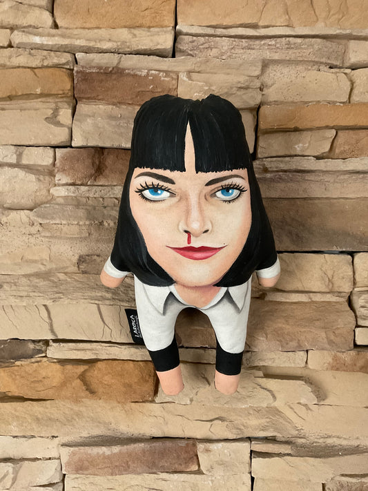 Boneco Pintado à Mão Mia Wallace
